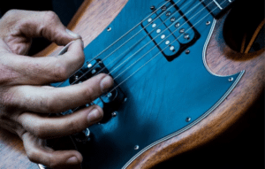 Aprende a tocar guitarra fácilmente