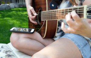 Aprende a tocar violão con apps gratis