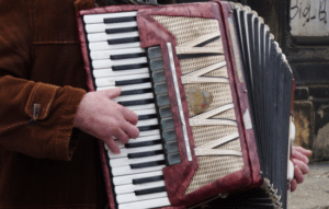 Aprende a tocar acordeón con estas apps