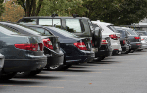 Los 10 coches populares que más consumen combustible