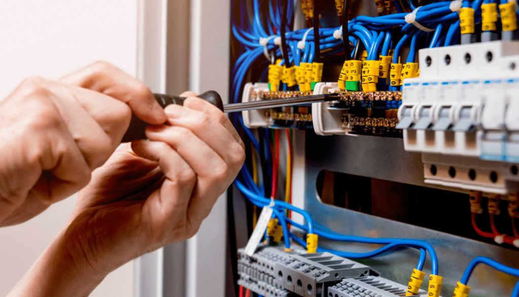 Estudia Electricidad a tu Ritmo y Aprende Todo